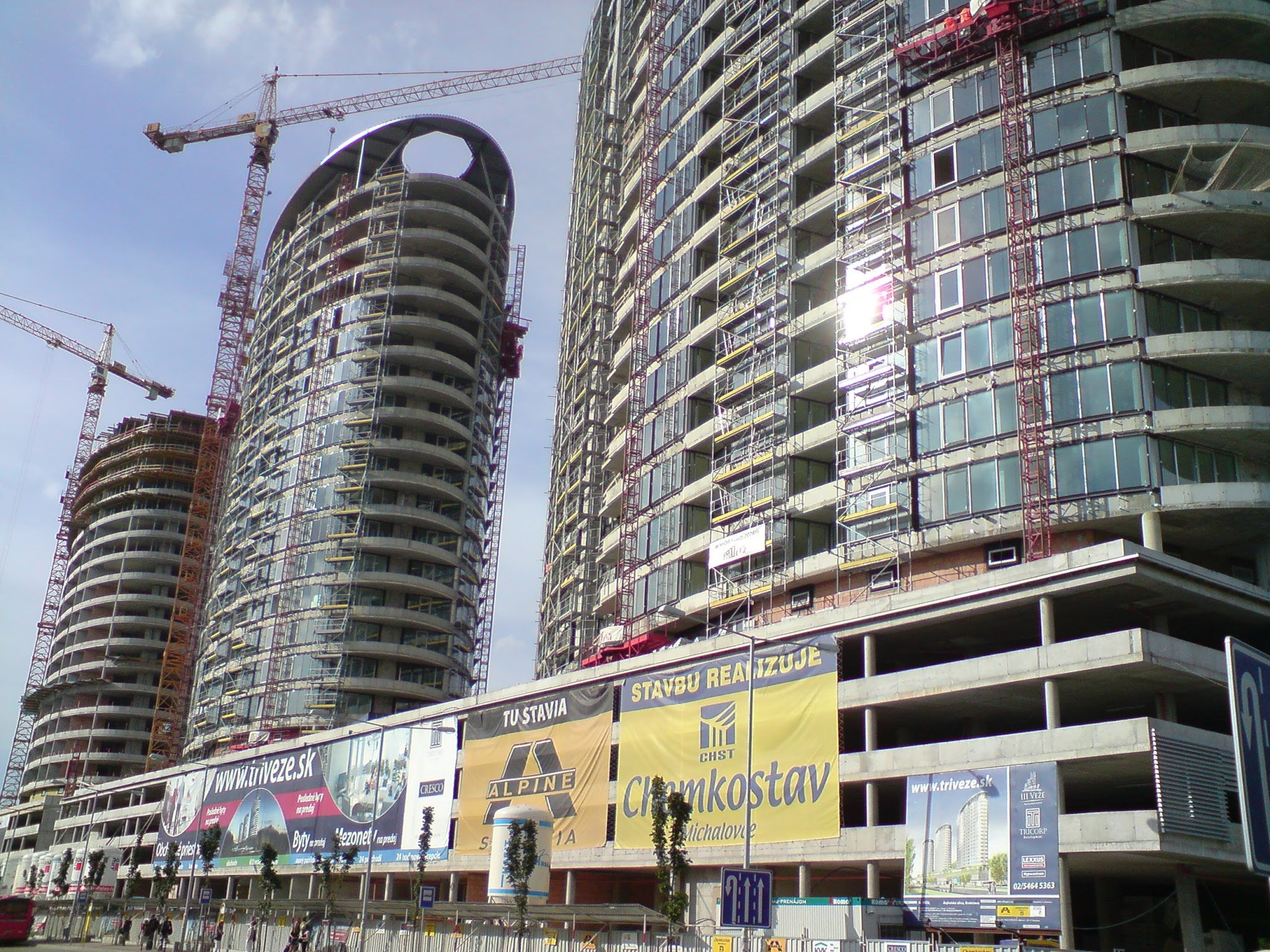 Tri Veže