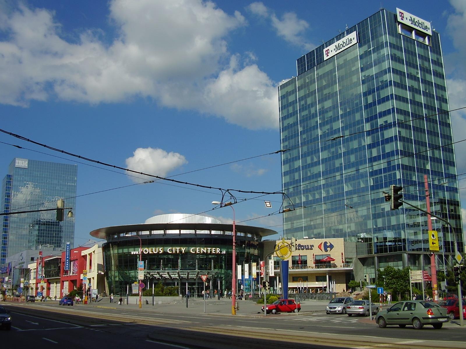 VIVO! Bratislava / Polus